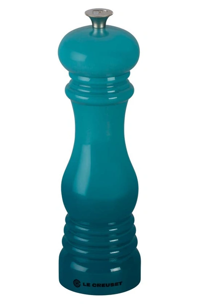 Le Creuset Carribean Salt Mill With Adjustable Grind Setting In Caribbean