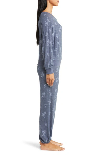 Honeydew Intimates Star Seeker Pajamas In Zealous Foliage
