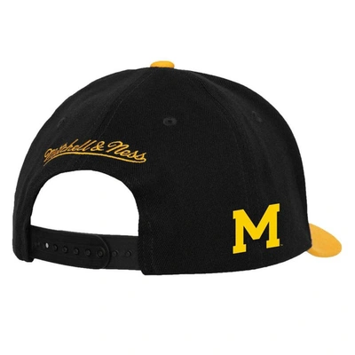 Mitchell & Ness Men's  Black Michigan Wolverines Team Script 2.0 Snapback Hat In Black