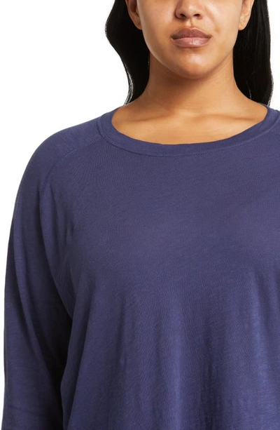 Shop Zella Relaxed Washed Cotton Long Sleeve T-shirt In Navy Evening