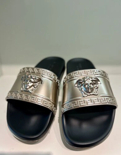 Pre-owned Versace Mens Palazzo Metallic Rubber Slides Bronze/black It Size 43,44,45 In Gray