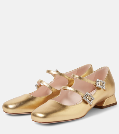 Roger Vivier Très Vivier Metallic Leather Mary Jane Pumps In Gold