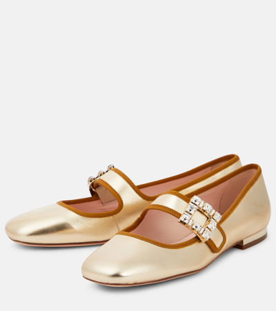 Roger Vivier Très Vivier Metallic Leather Ballet Flats In Gold