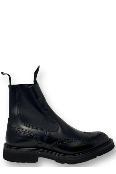 Shop Tricker's Henry Ankle Chelsea Boot Boots In Black