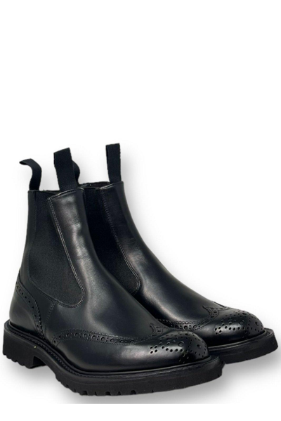 Shop Tricker's Henry Ankle Chelsea Boot Boots In Black