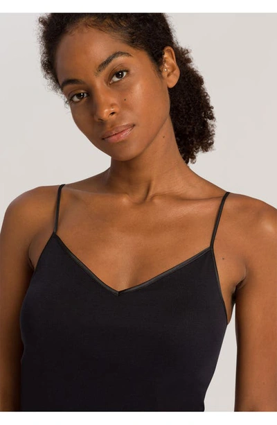 Hanro Cotton Seamless V-neck Spaghetti Camisole In Black