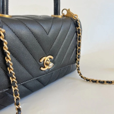 Pre-owned Chanel Coco Handle Black Chevron Hand Bag