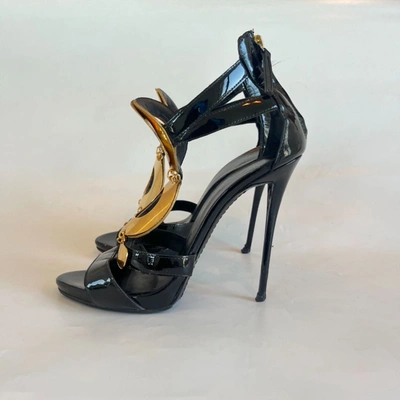 Pre-owned Giuseppe Zanotti Black Leather With Gold Ring Sandal Heels, 39