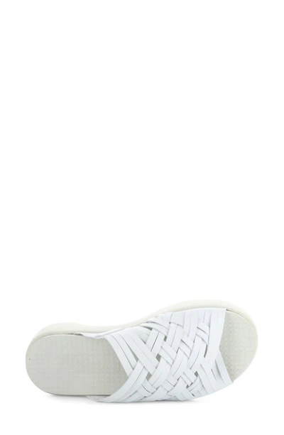 Bos. & Co. Rised Strappy Slide Sandal In White Leader