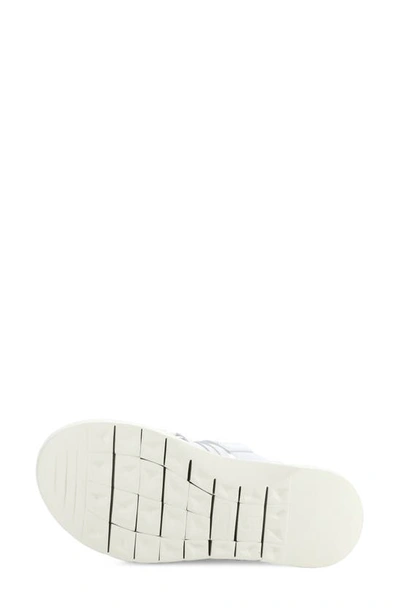 Bos. & Co. Rised Strappy Slide Sandal In White Leader