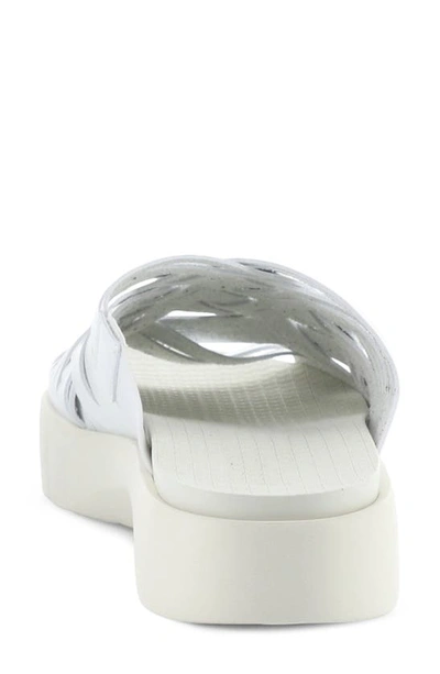Bos. & Co. Rised Strappy Slide Sandal In White Leader
