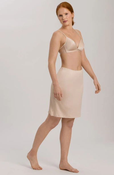 Hanro Satin Deluxe Half Slip In Natural