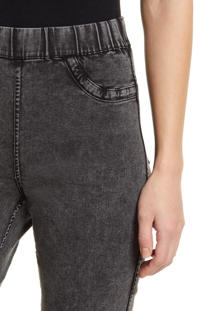 Hue Reversible Denim Leggings In Medium Grey Wash