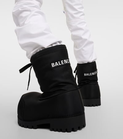 Shop Balenciaga Alaska Low Snow Boots In Black