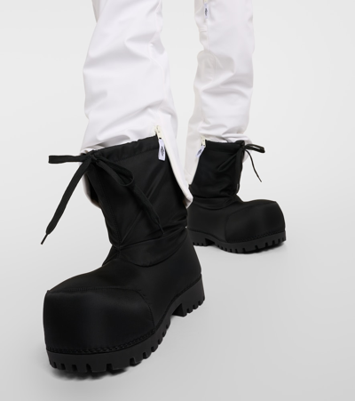 Shop Balenciaga Alaska Low Snow Boots In Black