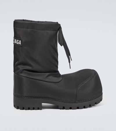 Shop Balenciaga Alaska Low Snow Boots In Black