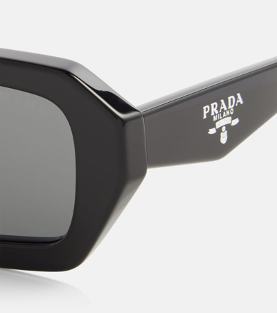 Prada Eckige Sonnenbrille In Schwarz