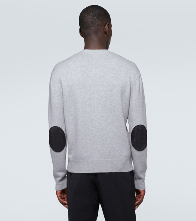 Bottega Veneta Intrecciato Leather And Cashmere Sweater In Grey