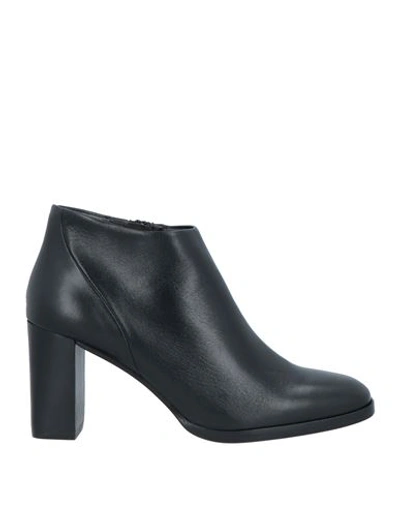 Shop Zinda Woman Ankle Boots Black Size 8 Soft Leather
