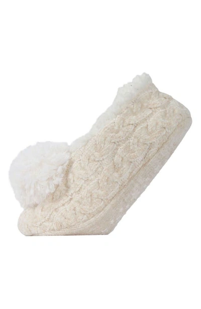 Memoi Cable Chenille Slipper Socks In Ivory