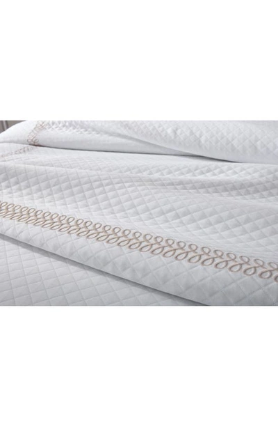 Matouk Astor Braid Matelassé Coverlet In Lemon