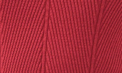Halogen Transfer Rib Sweater Tank In Earth Red