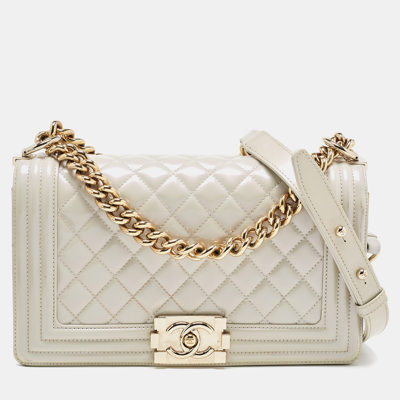 Pre-owned Chanel Pearl White Quilted Patent Leather Medium Boy Flap Bag