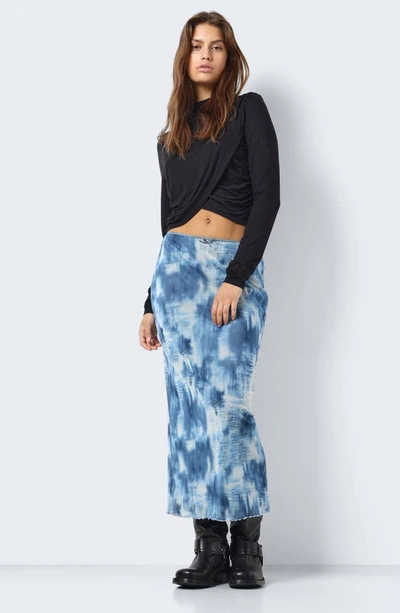 Noisy May Lucia Printed Mesh Maxi Skirt In Bright White Aop Blu