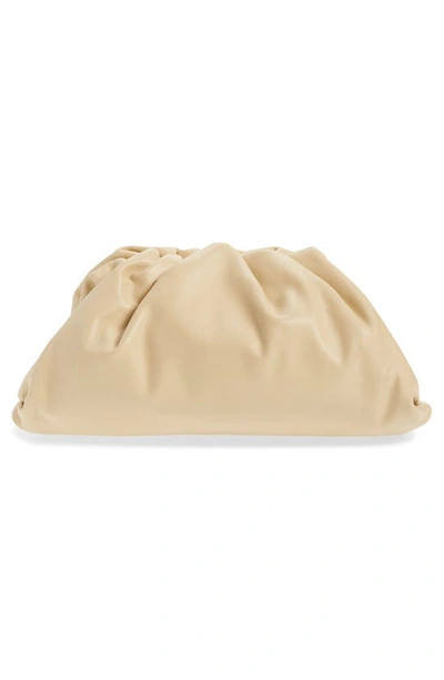 Bottega Veneta The Pouch Leather Clutch In 9782 Porridge-gold