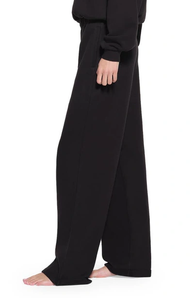 Skims Cotton Blend Fleece Straight Leg Sweatpants In Onyx
