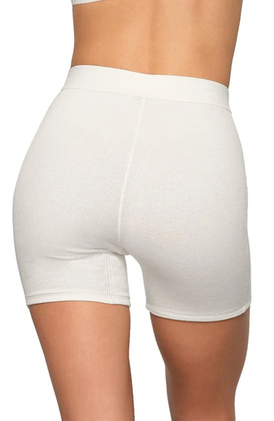 Skims Cotton Ribbed Boxer Shorts In Marble
