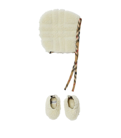 Shop Burberry Kids Fleece Hat And Slippers Gift Set In White
