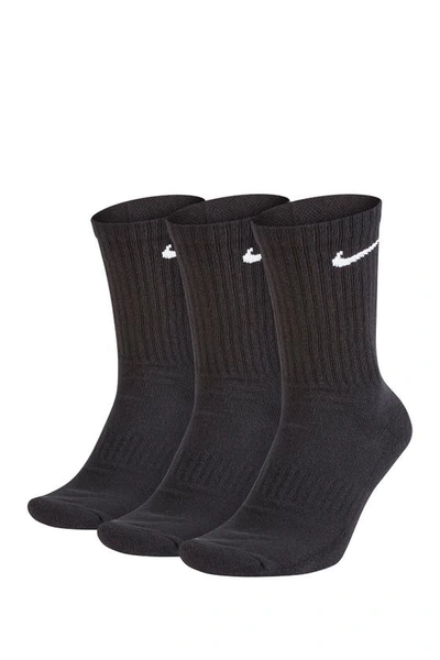 Shop Nike Everyday Cushioned Training Crew Socks In 010 Black/white
