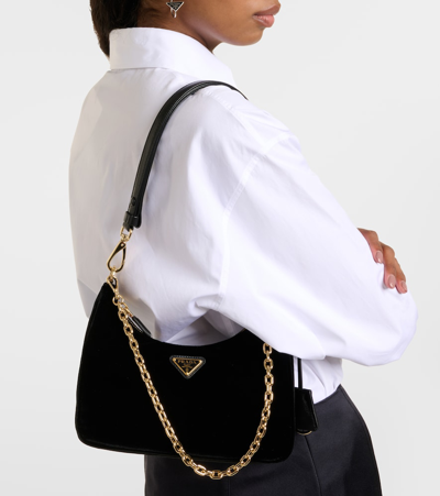 Prada Re-edition Small Velvet Shoulder Bag In Black