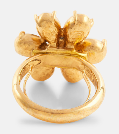 Shop Oscar De La Renta Daisy Faux Pearl Ring In Gold