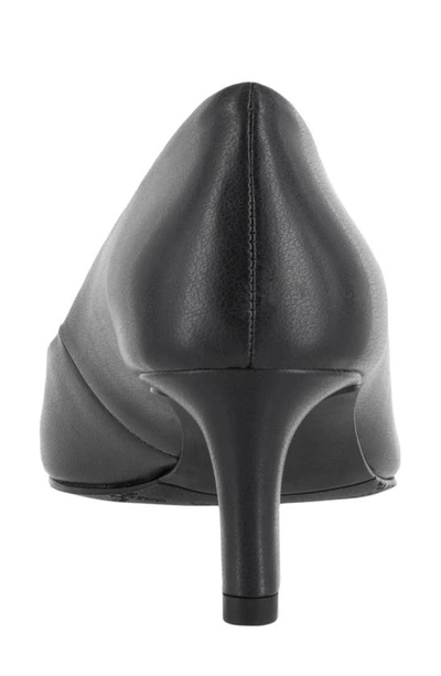 Easy Street Pointe Pointed Toe Patent Pump In Black