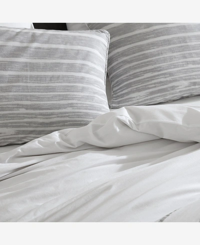 Kenneth Cole Abstract Stripe Comforter + Sham Set In Meduim Grey