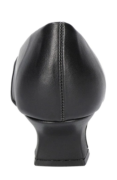 Easy Street Waive Square Toe Pump In Black