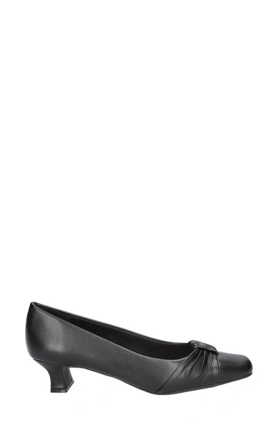 Easy Street Waive Square Toe Pump In Black