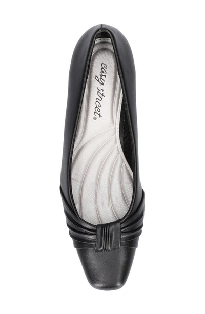 Easy Street Waive Square Toe Pump In Black