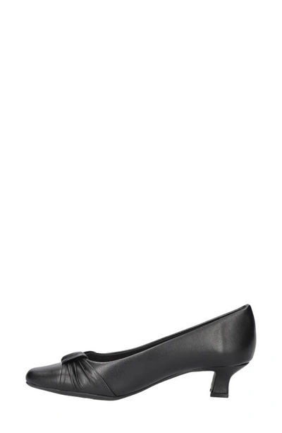 Easy Street Waive Square Toe Pump In Black