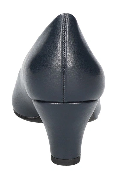 Easy Street Fabulous Classic Pump In New Navy