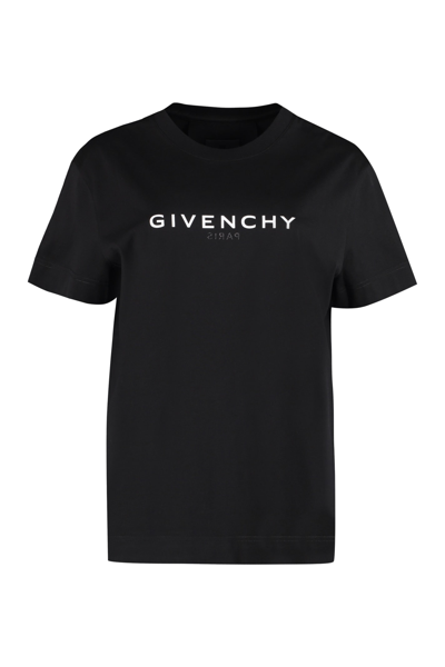 Shop Givenchy Logo Print T-shirt In Black
