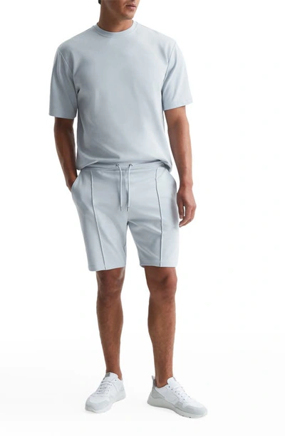 Shop Reiss Cullen Shorts In Soft Blue