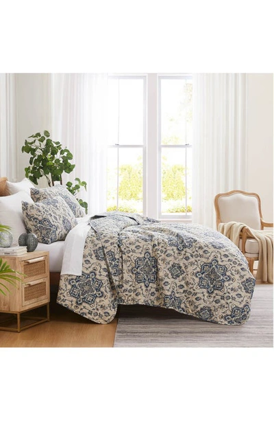 Southshore Fine Linens Persia Quilt & Sham Set In Indigo