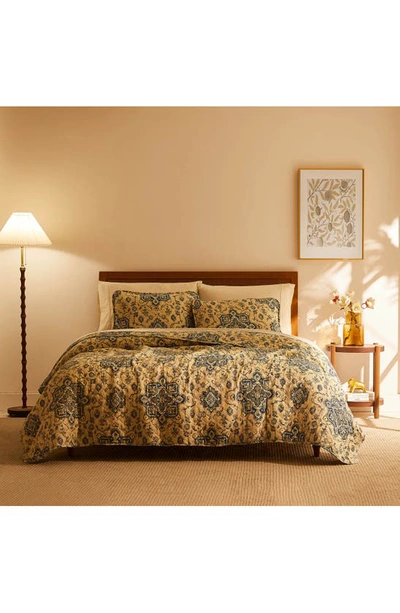 Shop Southshore Fine Linens Persia Quilt & Sham Set In Indigo