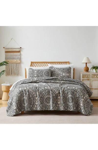 Southshore Fine Linens Ashanti Quilt & Sham Set In Grey