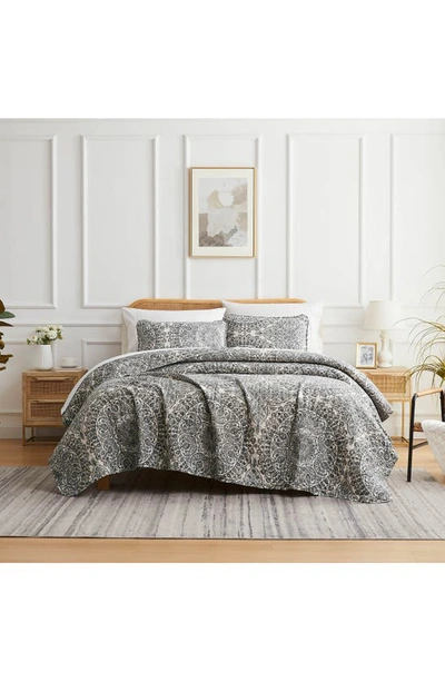 Southshore Fine Linens Ashanti Quilt & Sham Set In Grey