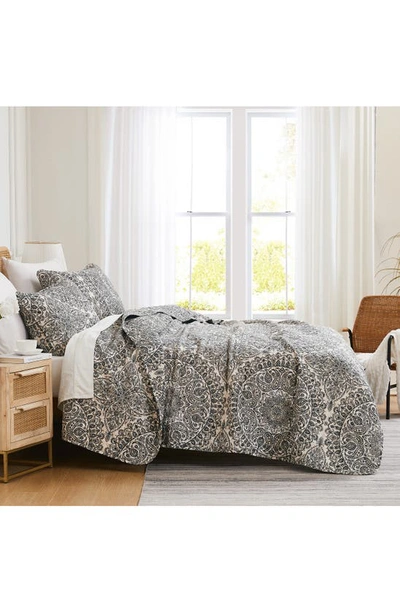 Southshore Fine Linens Ashanti Quilt & Sham Set In Grey