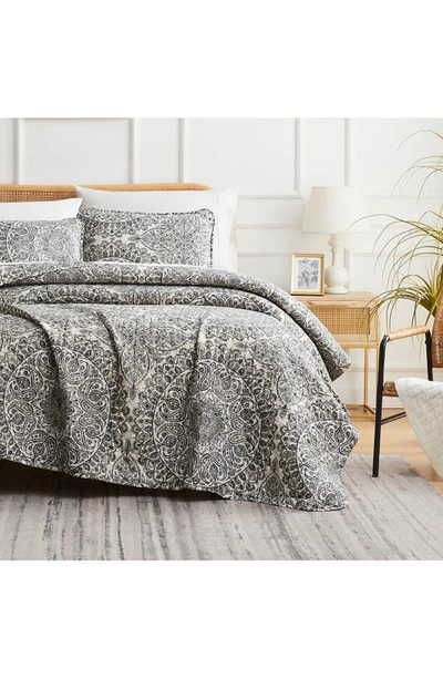 Southshore Fine Linens Ashanti Quilt & Sham Set In Grey